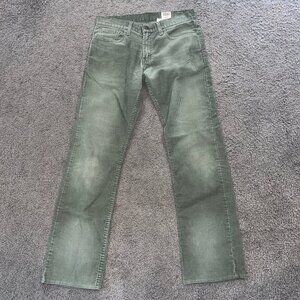 LEVI'S 514 Slim Straight Fit Green Corduroy in Sz. 32"x34" - 5 Pocket design EUC
